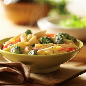 Smoked Gouda Penne Pasta with Broccoli and Red Pepper